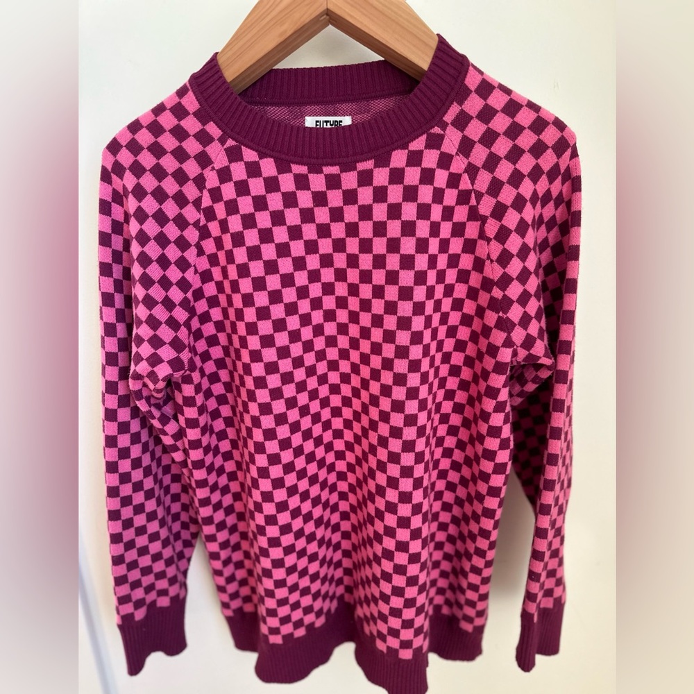 Checkered pink sweater size M OVERSIZED!
